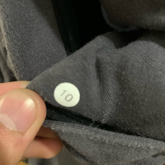 Lululemon asymmetrical Gray Women's Puffer Jacket - Picture 3 of 4